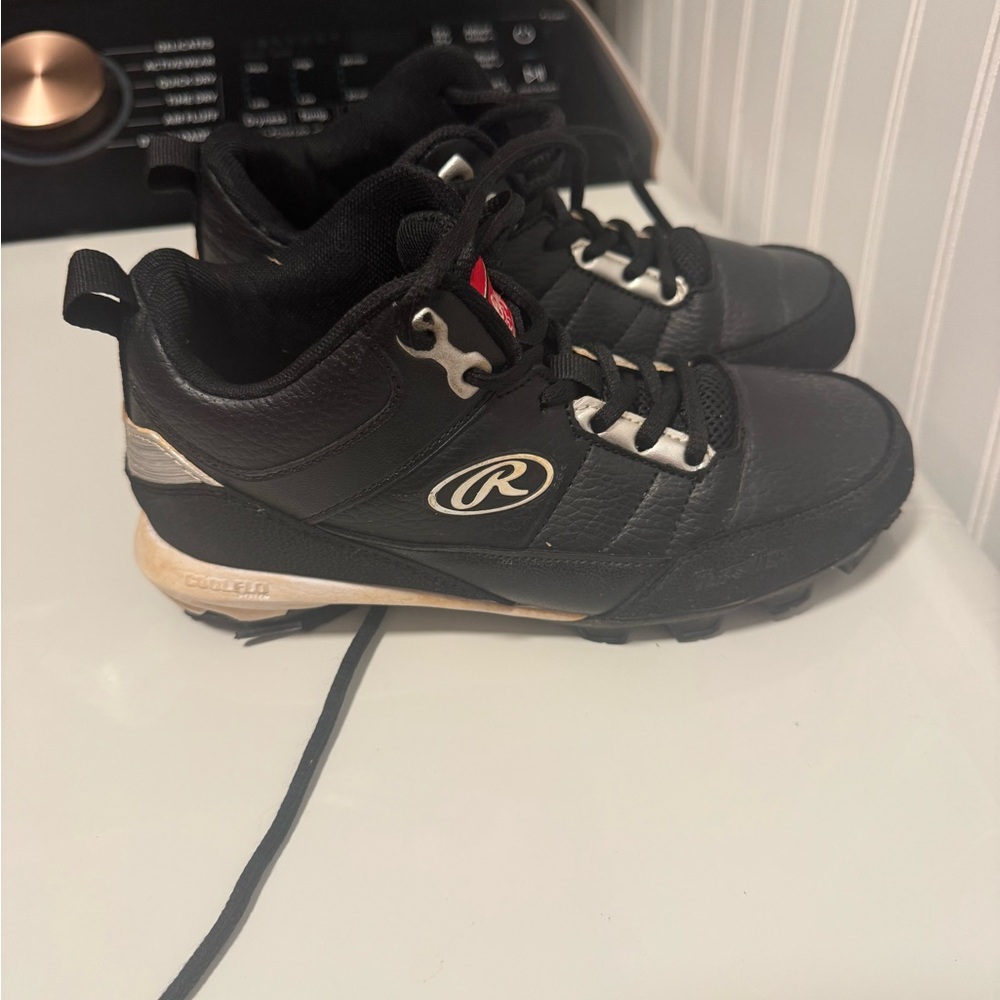 Rawlings Kids Black and white baseball cleats